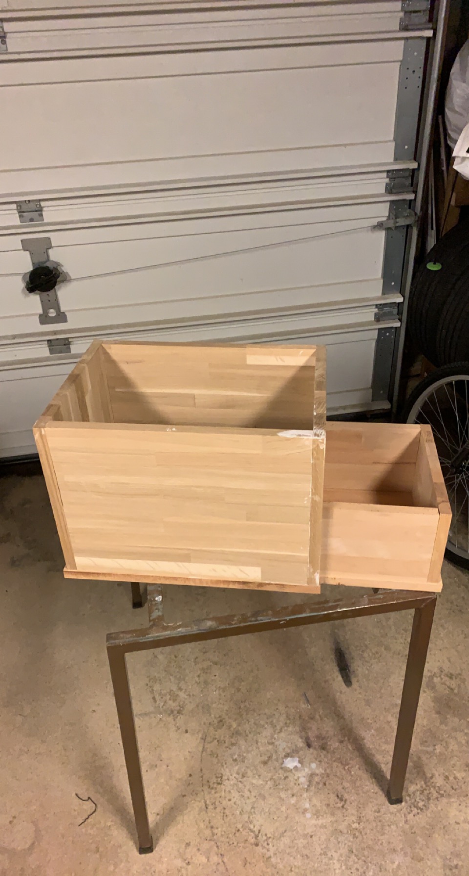 Opbevaringskasse som legebil