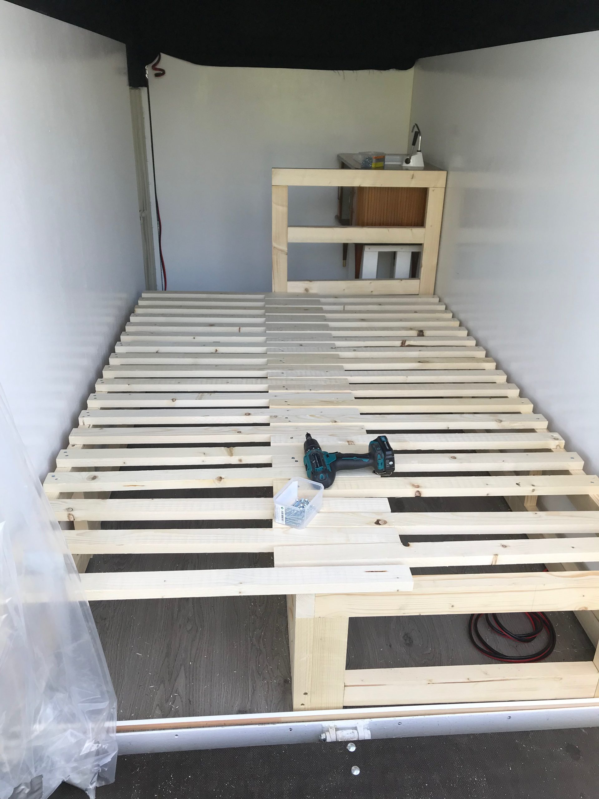 Fra hestetrailer til surfhytte