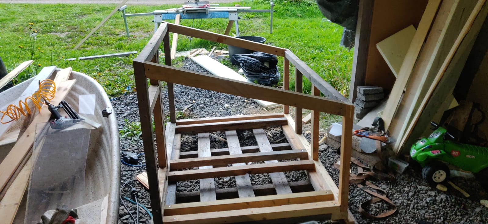 Koirankoppi jämäpuusta