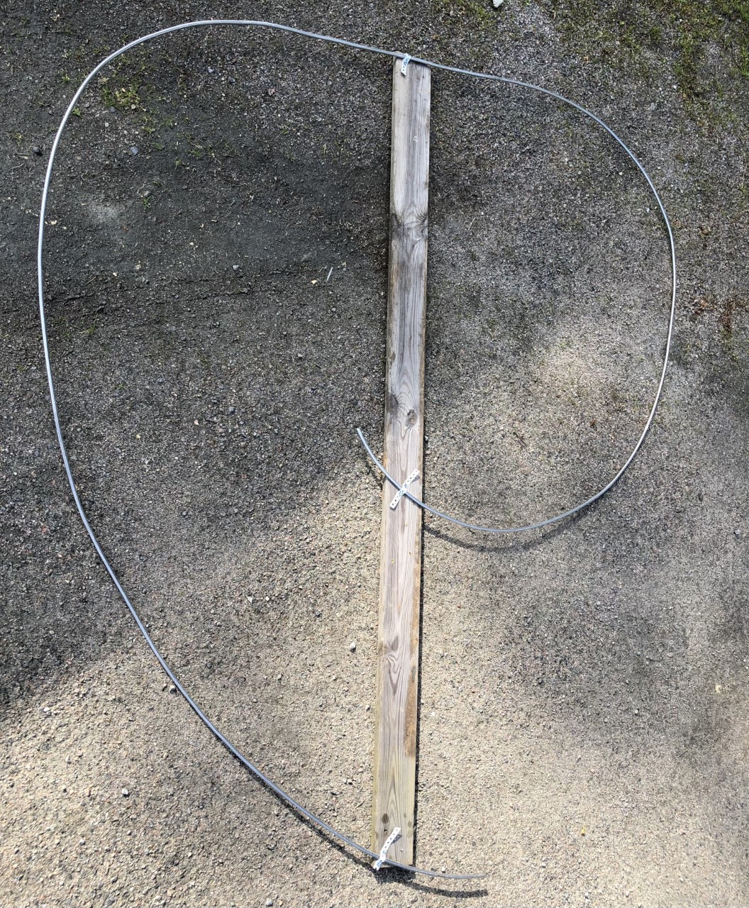 Udendørsbruser formet som muslingeskal