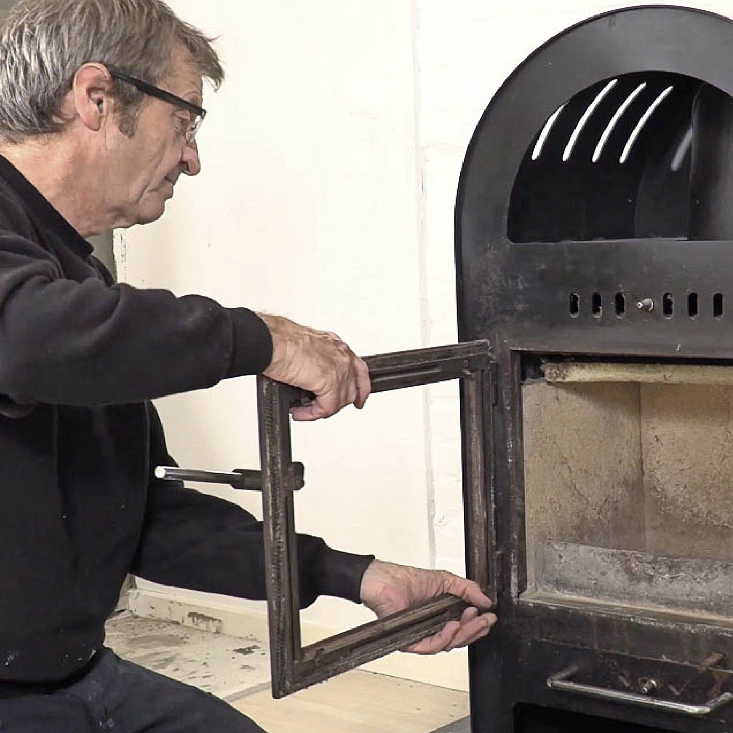 Udskiftning af glas i brændeovn