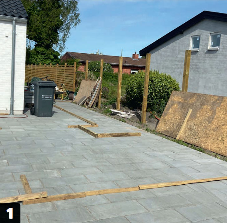 Isoleret skur med listebeklædning