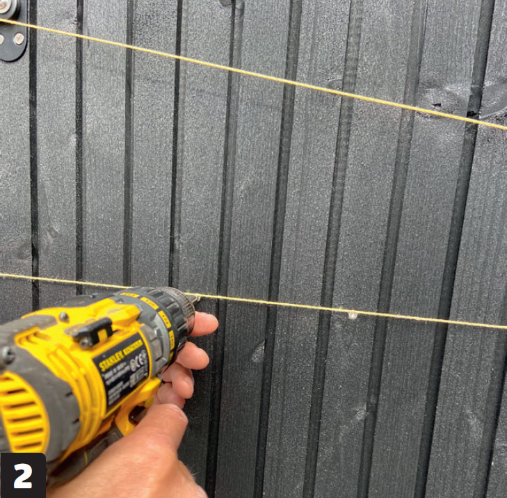 Isoleret skur med listebeklædning