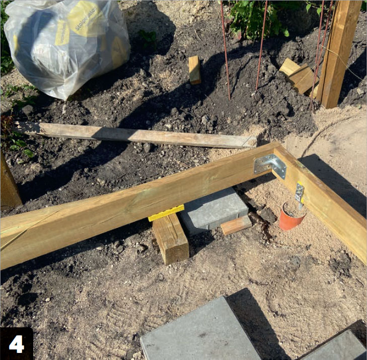 Isolert utebod: Vi klosser opp bunnrammen