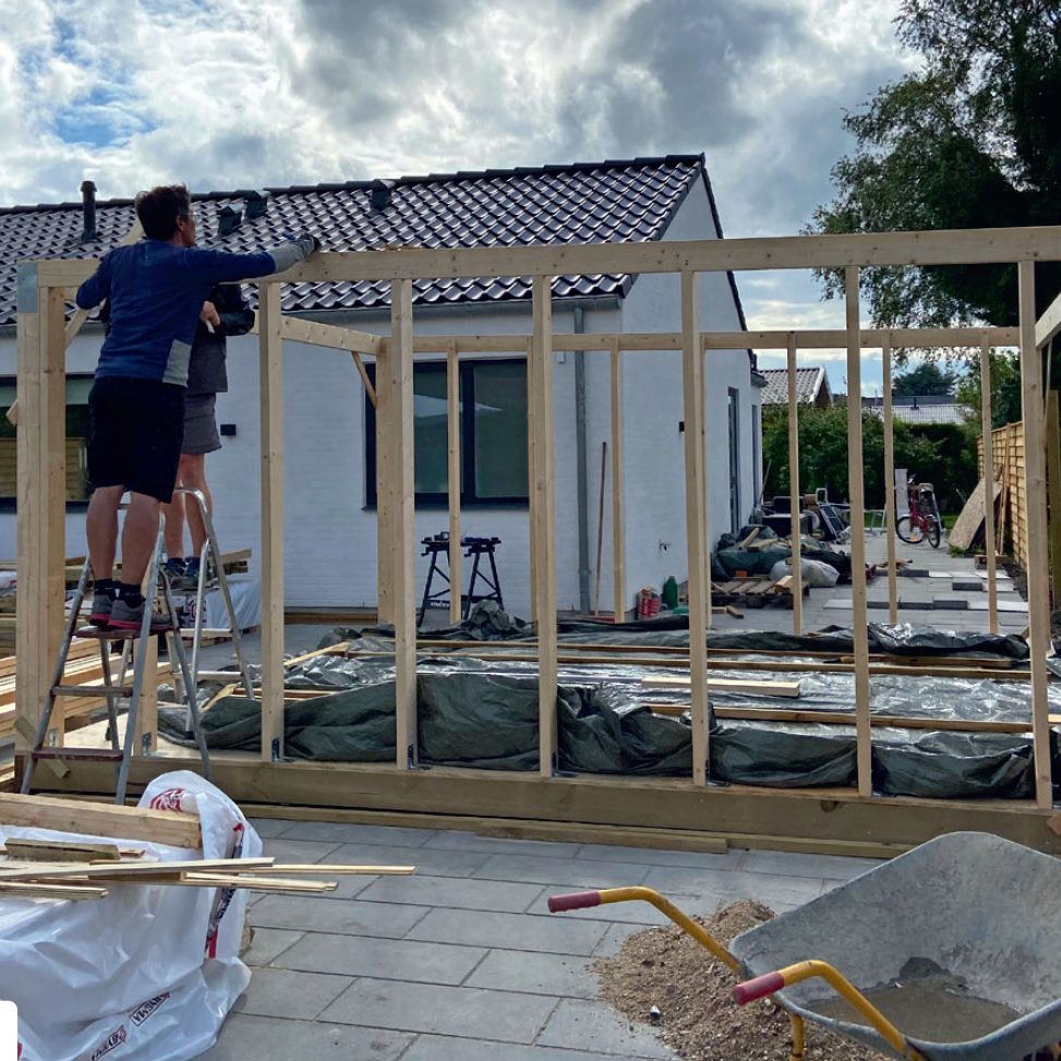 Isolere bod: Vi fortsetter med toppsvill og stendere