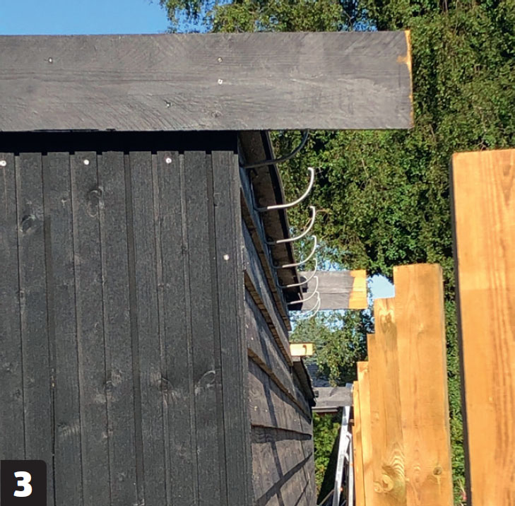 Bygge isolert utebod: Rennekroker til takrennene