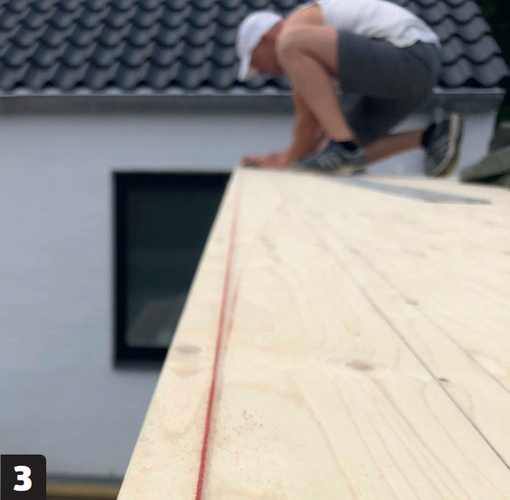 Isolera friggebod: Takskivorna är 21 mm plywood