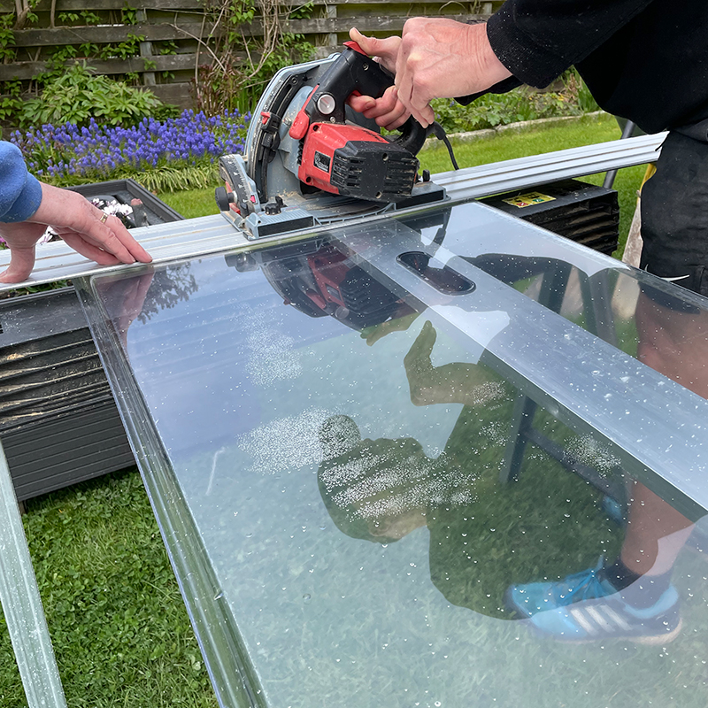 Kirkas muovilevy asennus 2