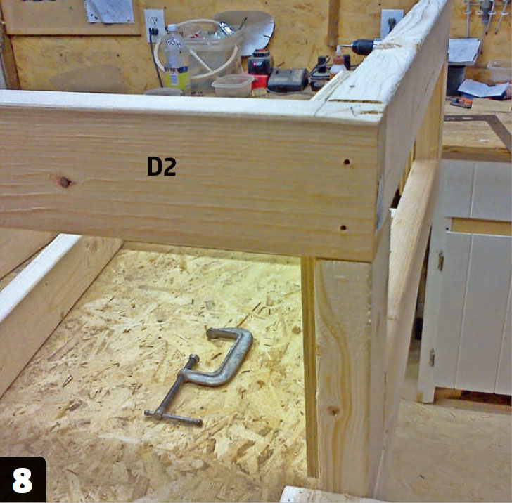 Dobbeltseng med opbevaring: Den yderste del af sengerammen