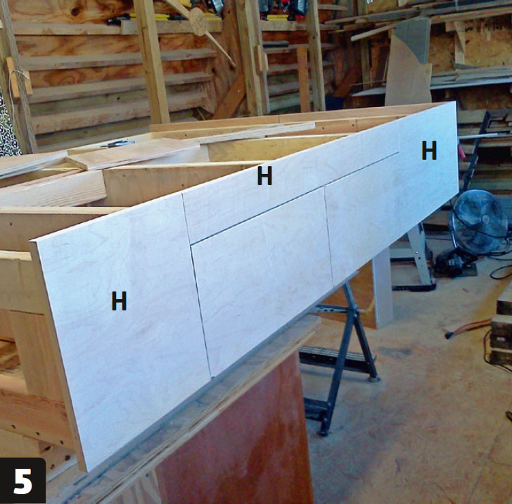 Dobbeltseng med opbevaring: Skru beklædningen endeligt fast