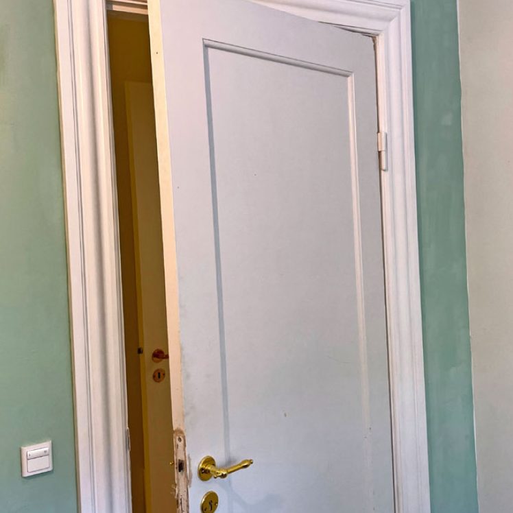 Bygge walk in closet: Dermed er den nye veggen malt