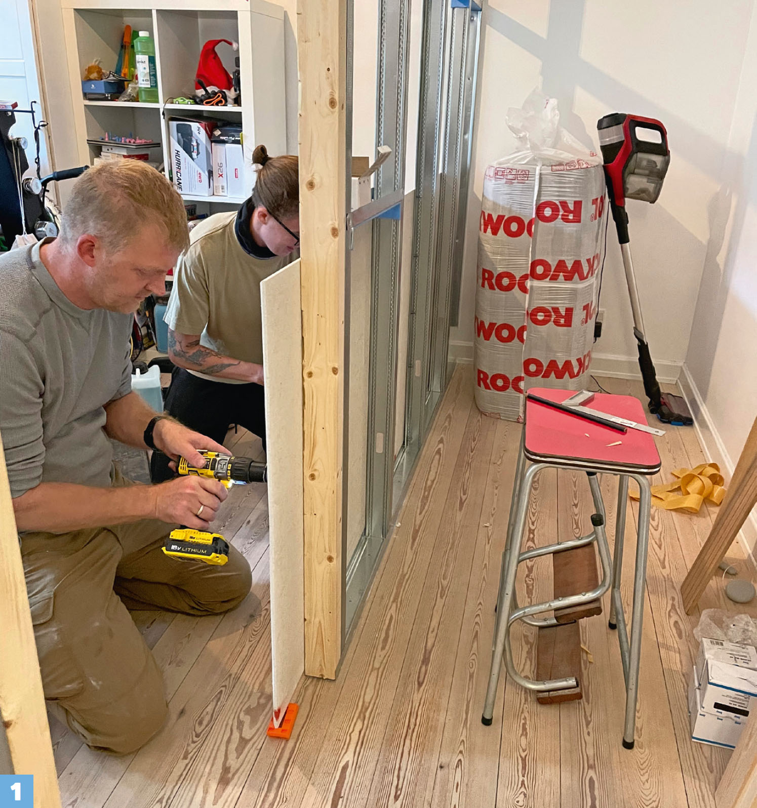 Bygga walk in closet: Skivorna monteras