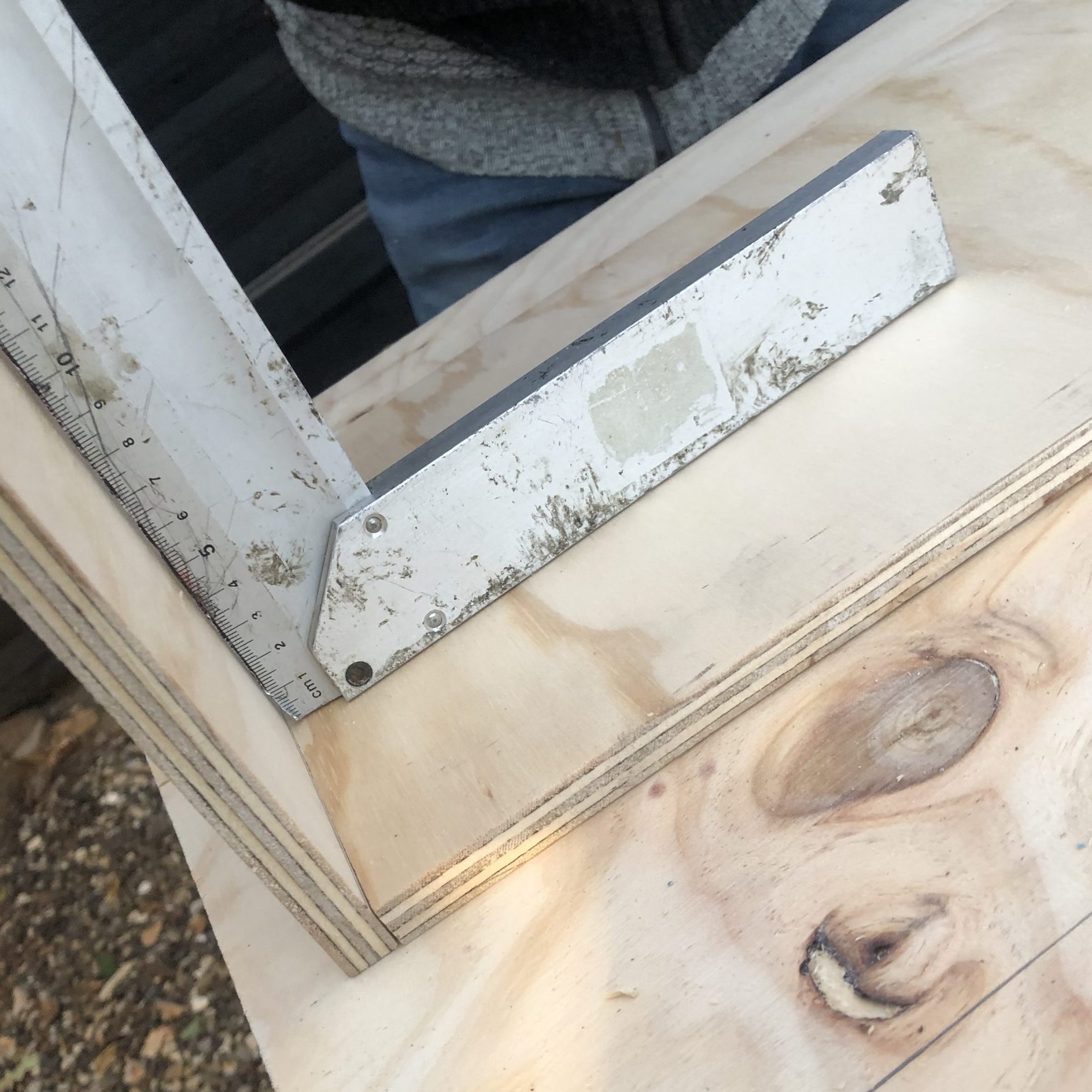 Bygg ditt eget pinnsvinhus. Bruk en vinkel.