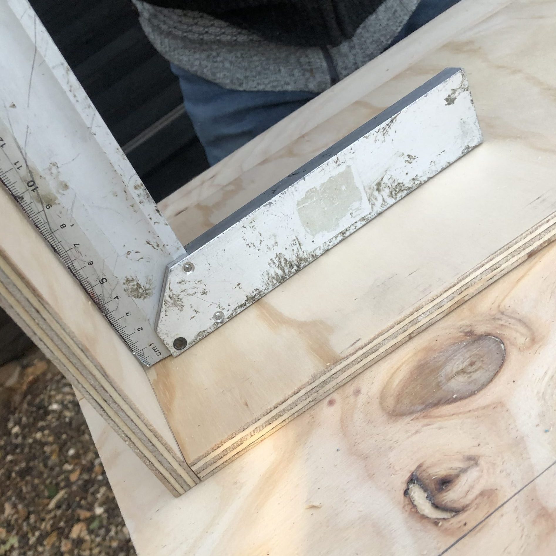 Pindsvinehus byg selv: Brug tømmervinkel