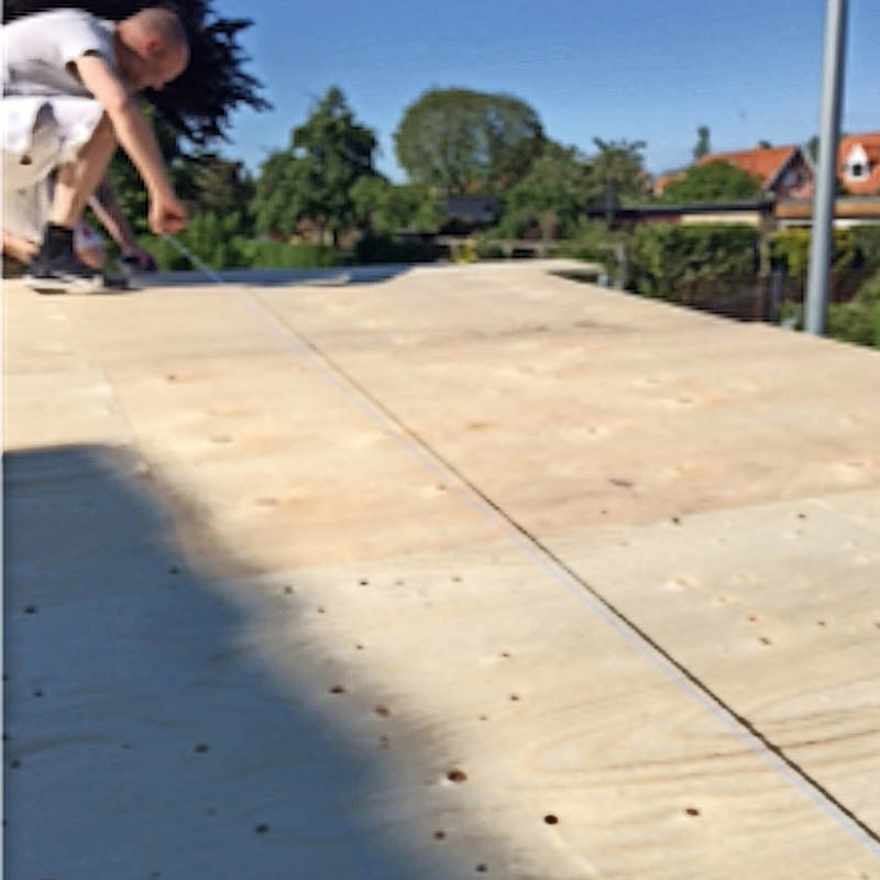 Viherkatto: Merkitse kattoon 5–6 suoraa linjaa