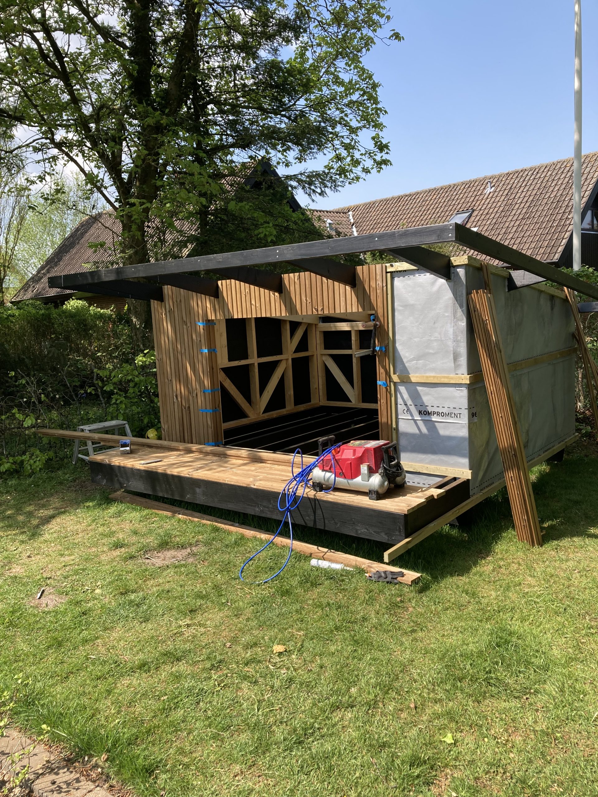 Laavu kahdelle 140x200 sentin patjalle