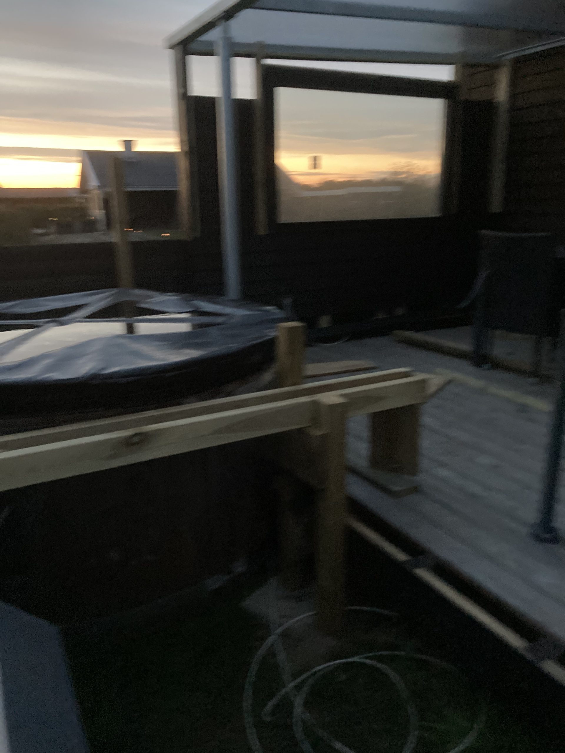 Badestamp og høybed