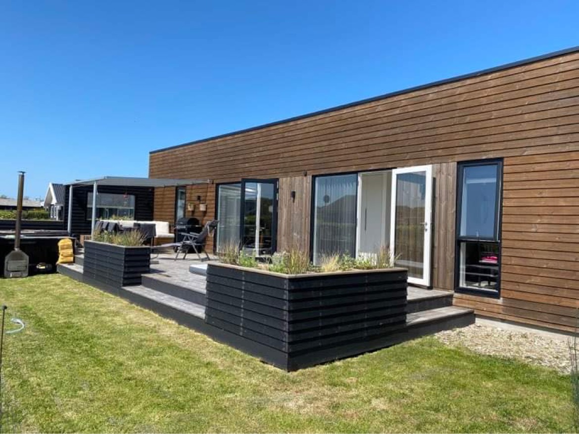 Badestamp og høybed