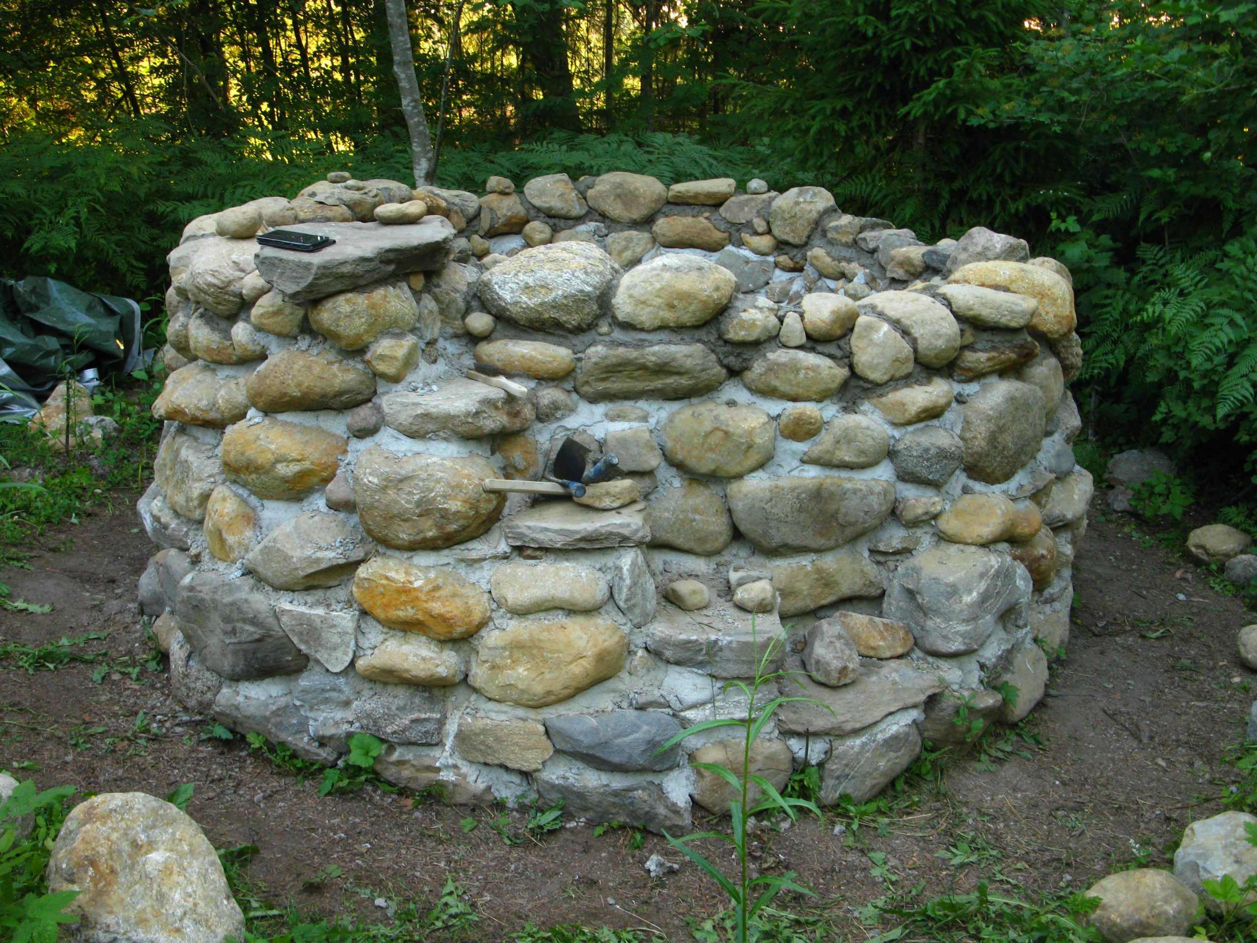 Badestamp av naturstein