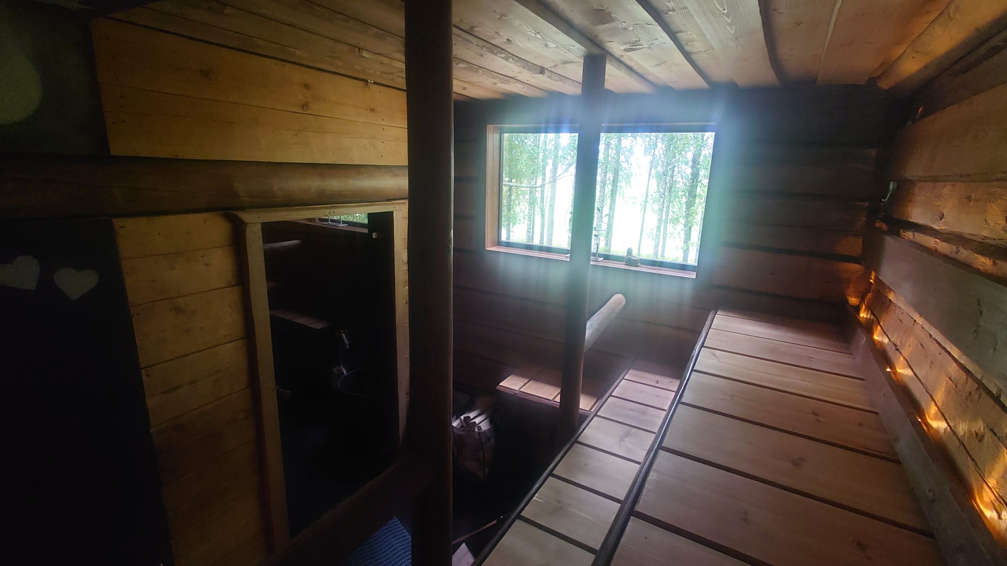 Uusi sauna vanhaan mökkiin