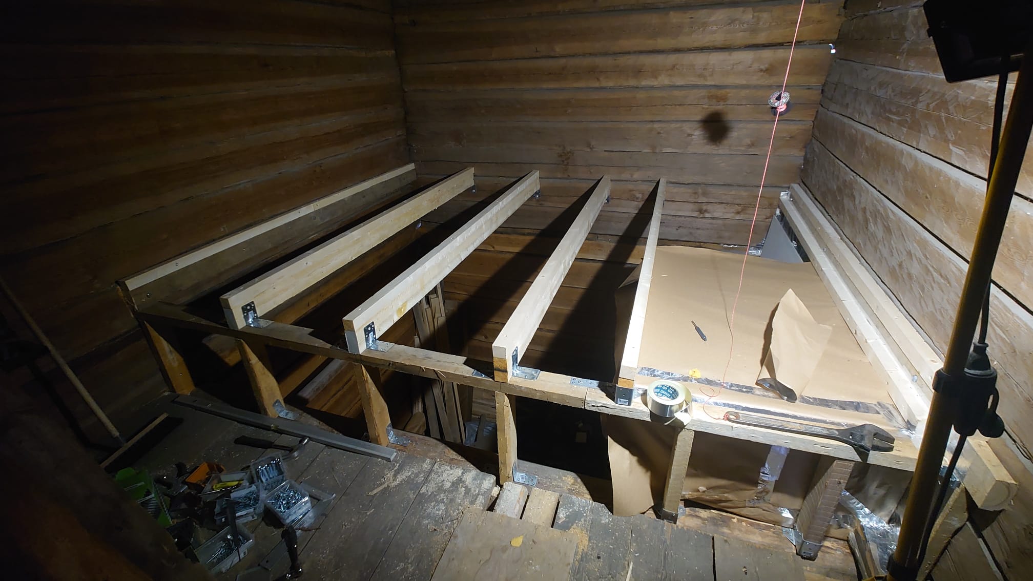 Uusi sauna vanhaan mökkiin