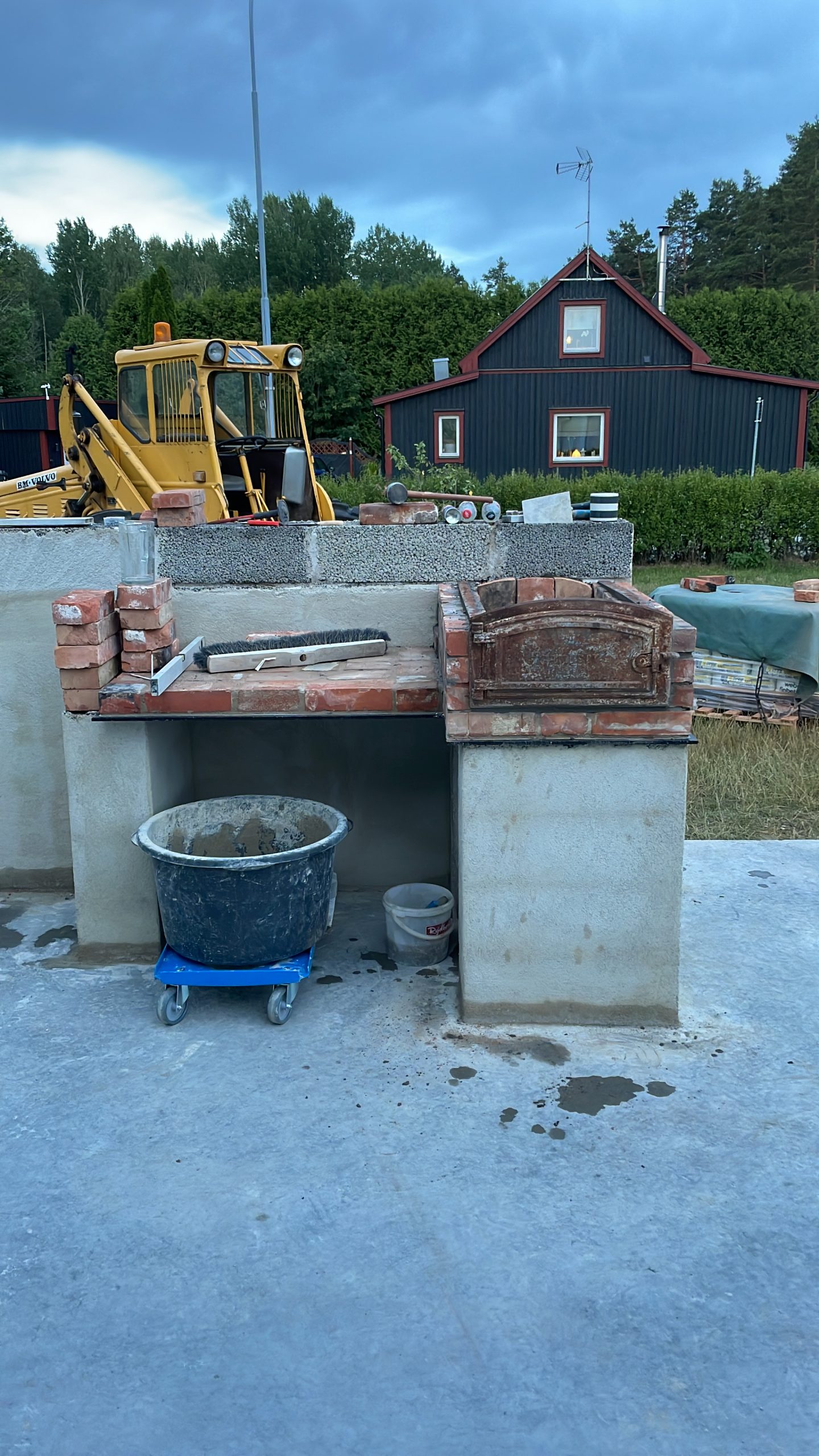 Pizzaovn og grill av teglstein