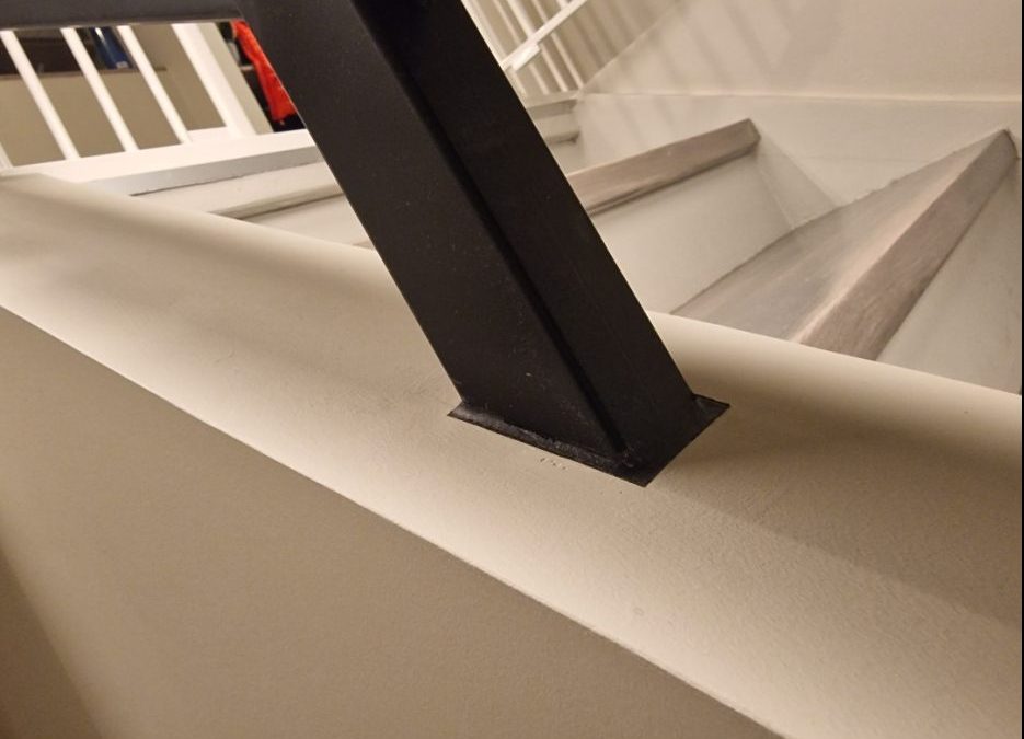 Stålgelænder med lys