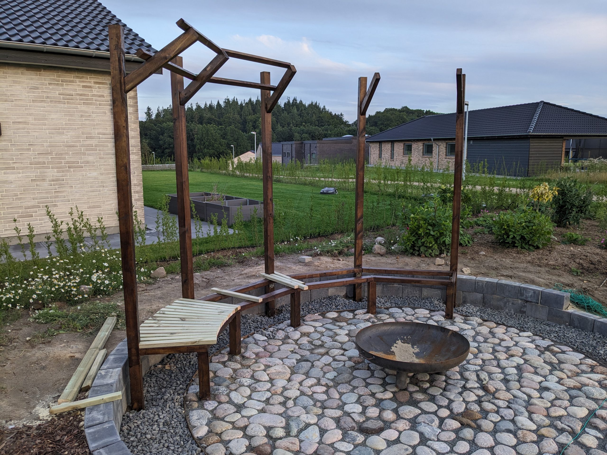 Bålplass med hyggebenk