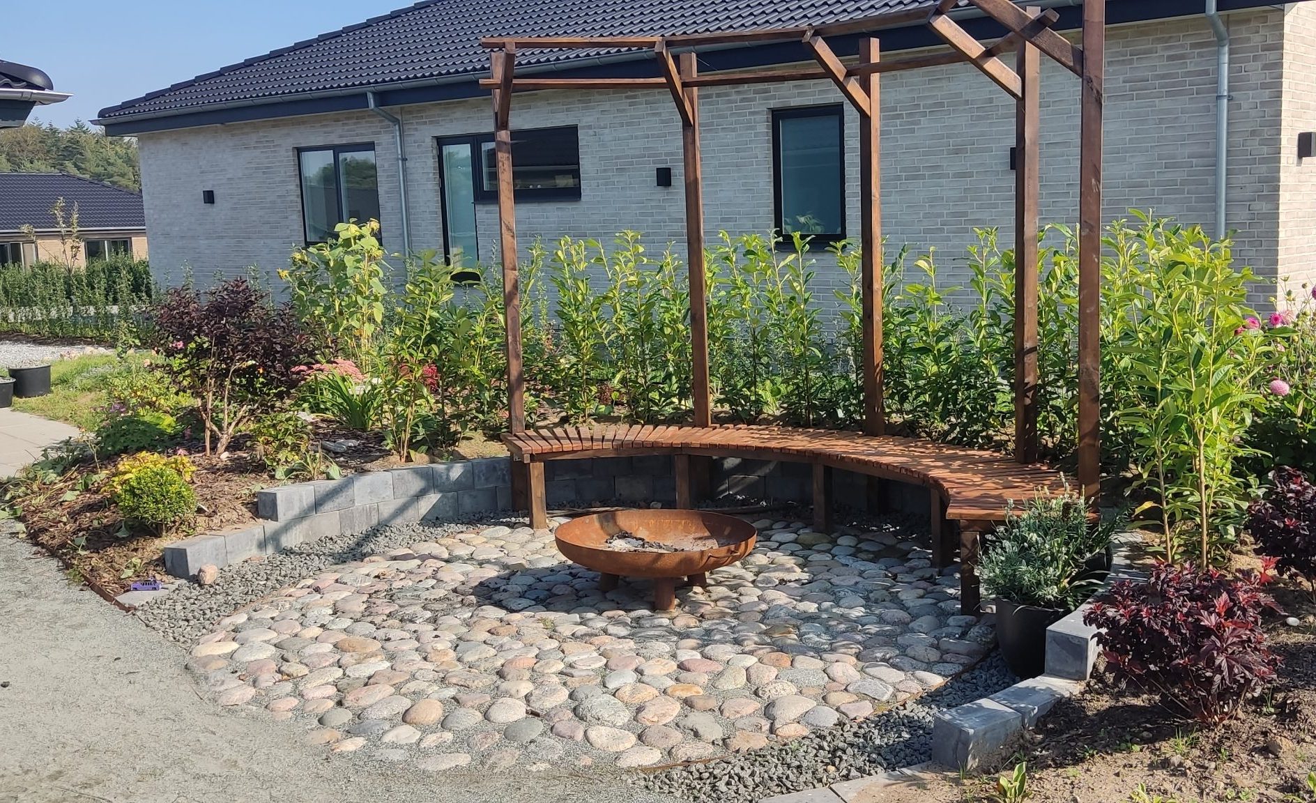 Bålplass med hyggebenk