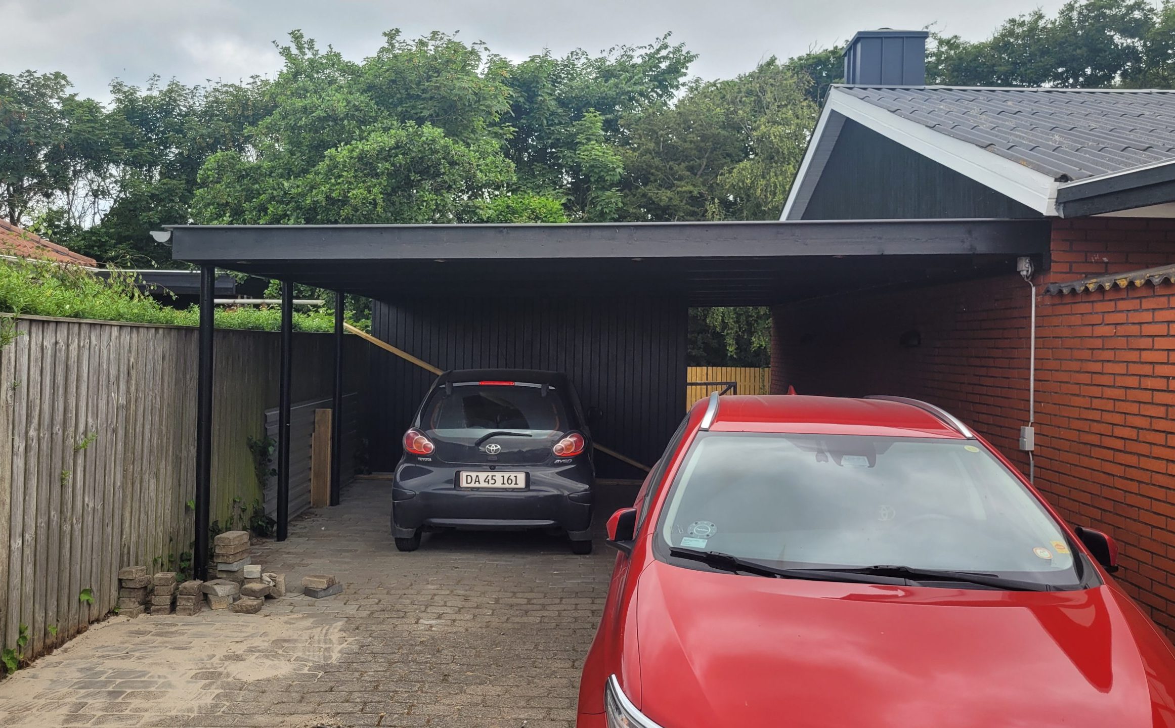 Carport med værksted