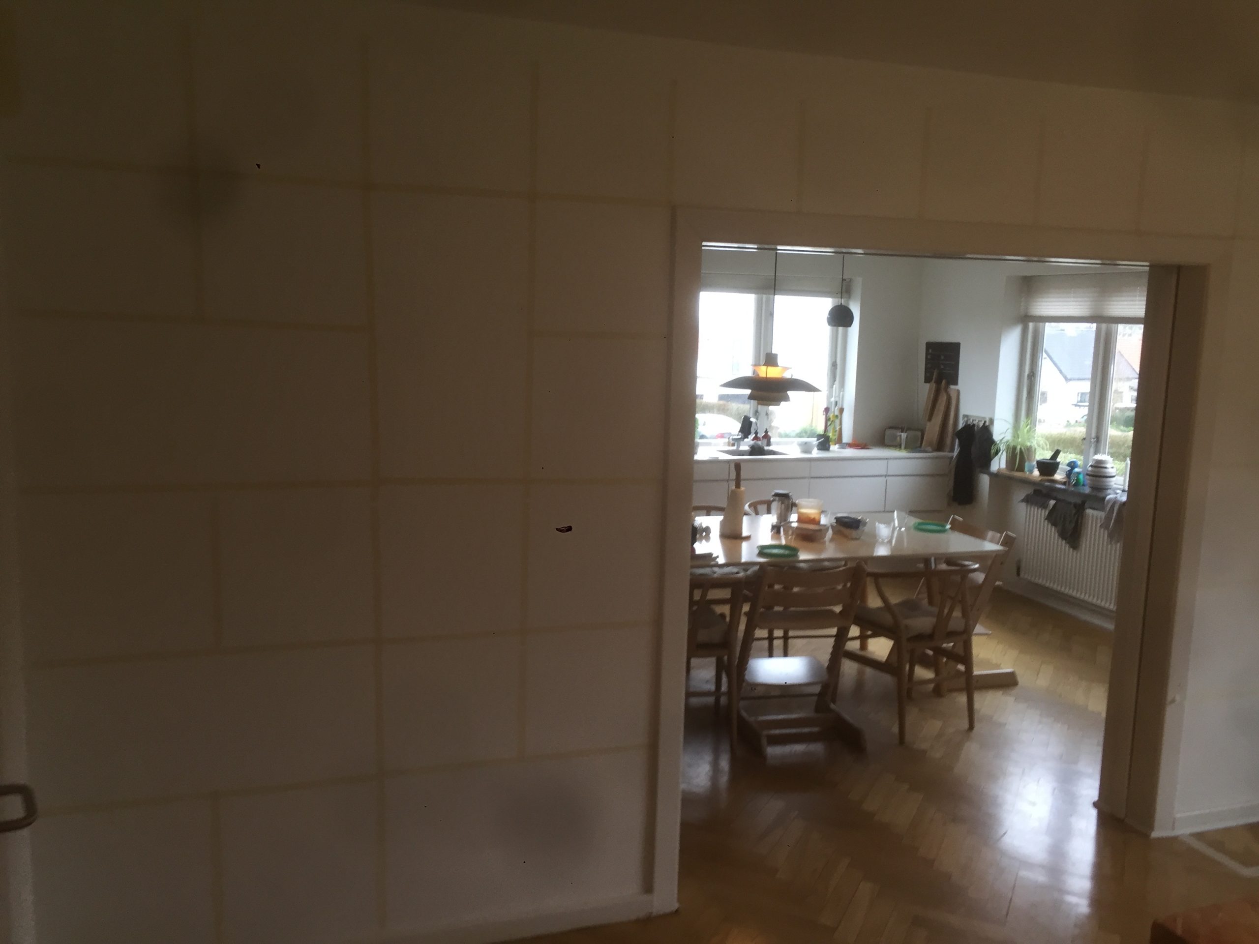 Stor innebygd bokhylle