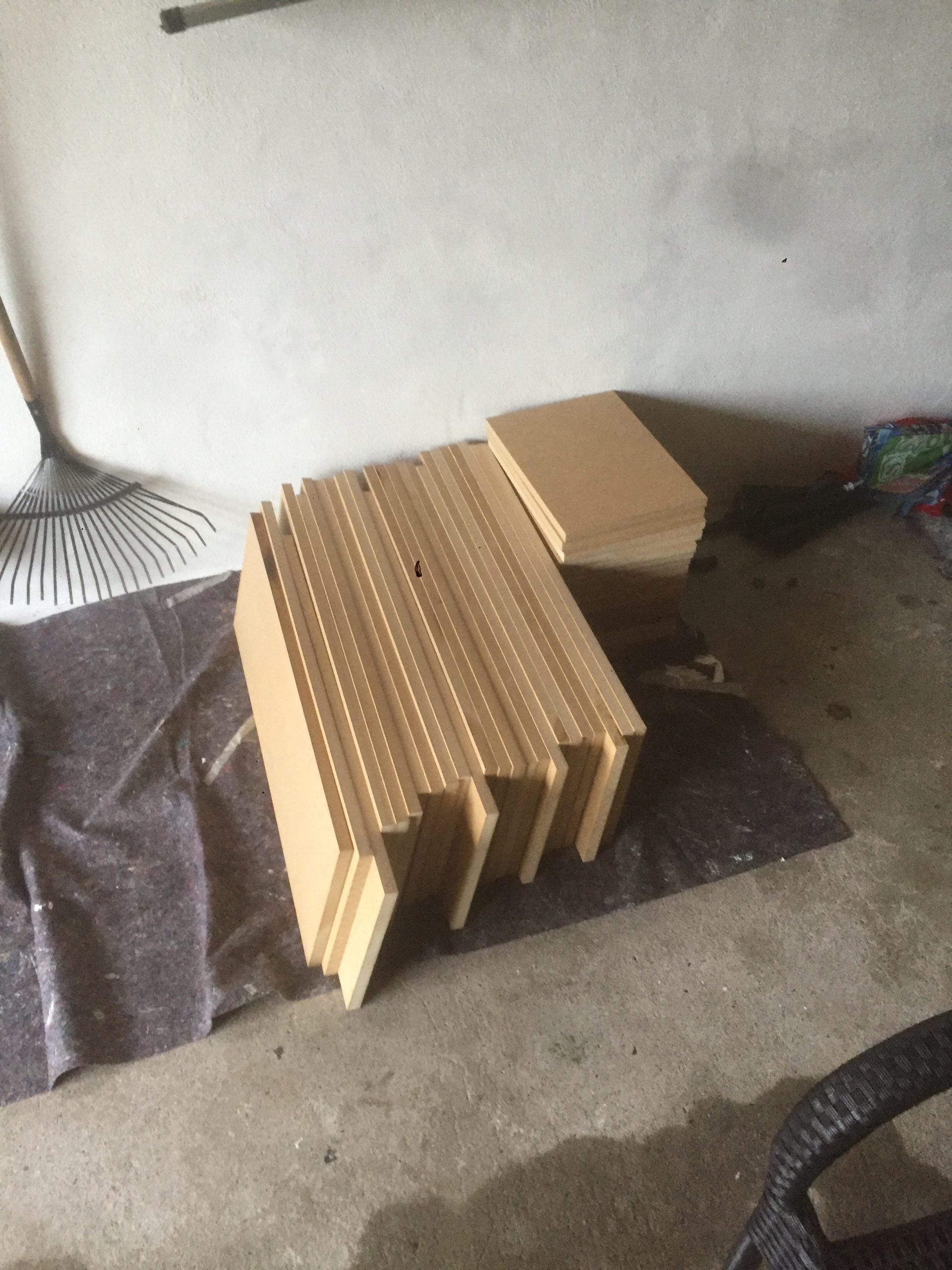 Stor innebygd bokhylle