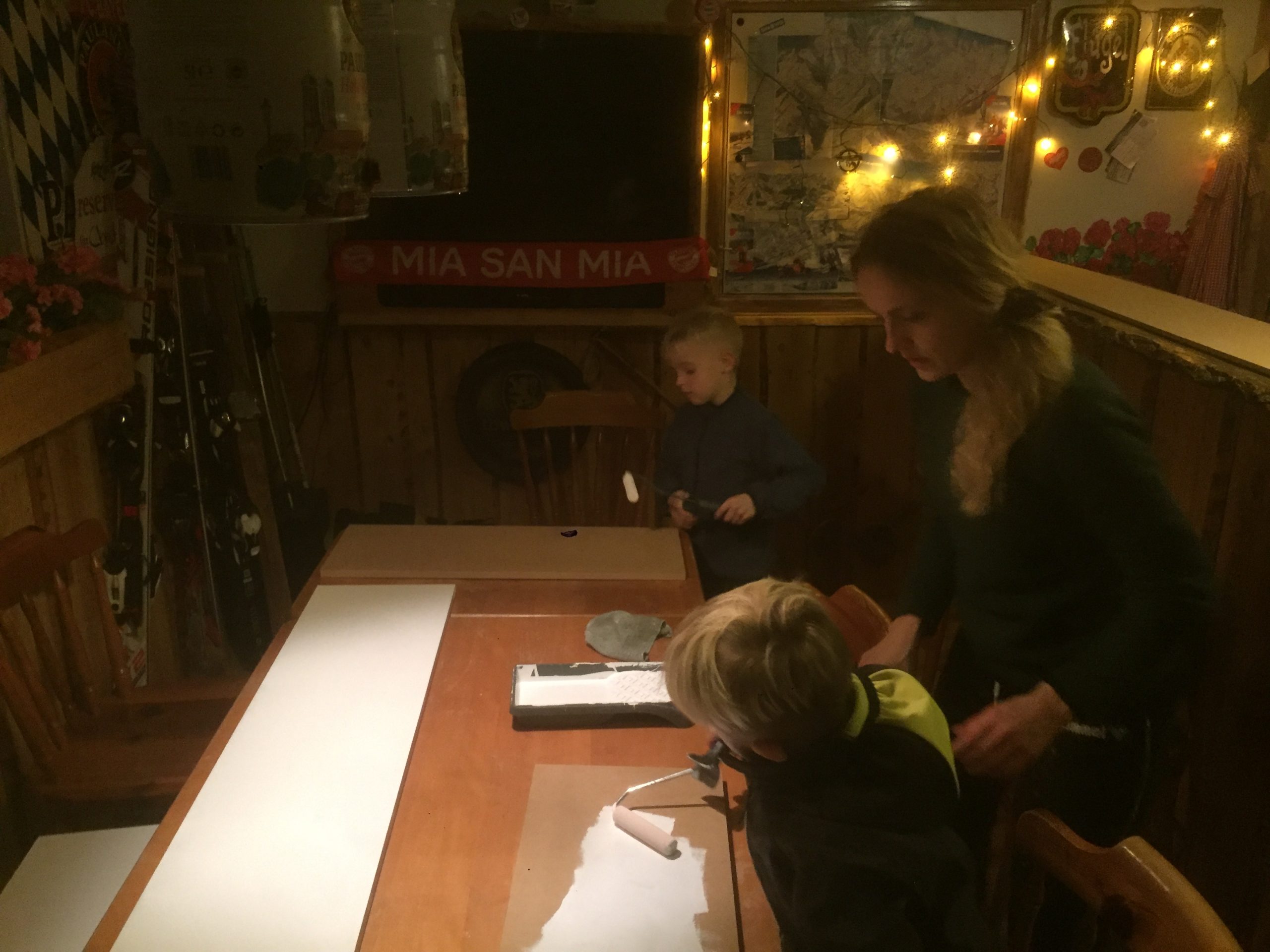 Stor innebygd bokhylle