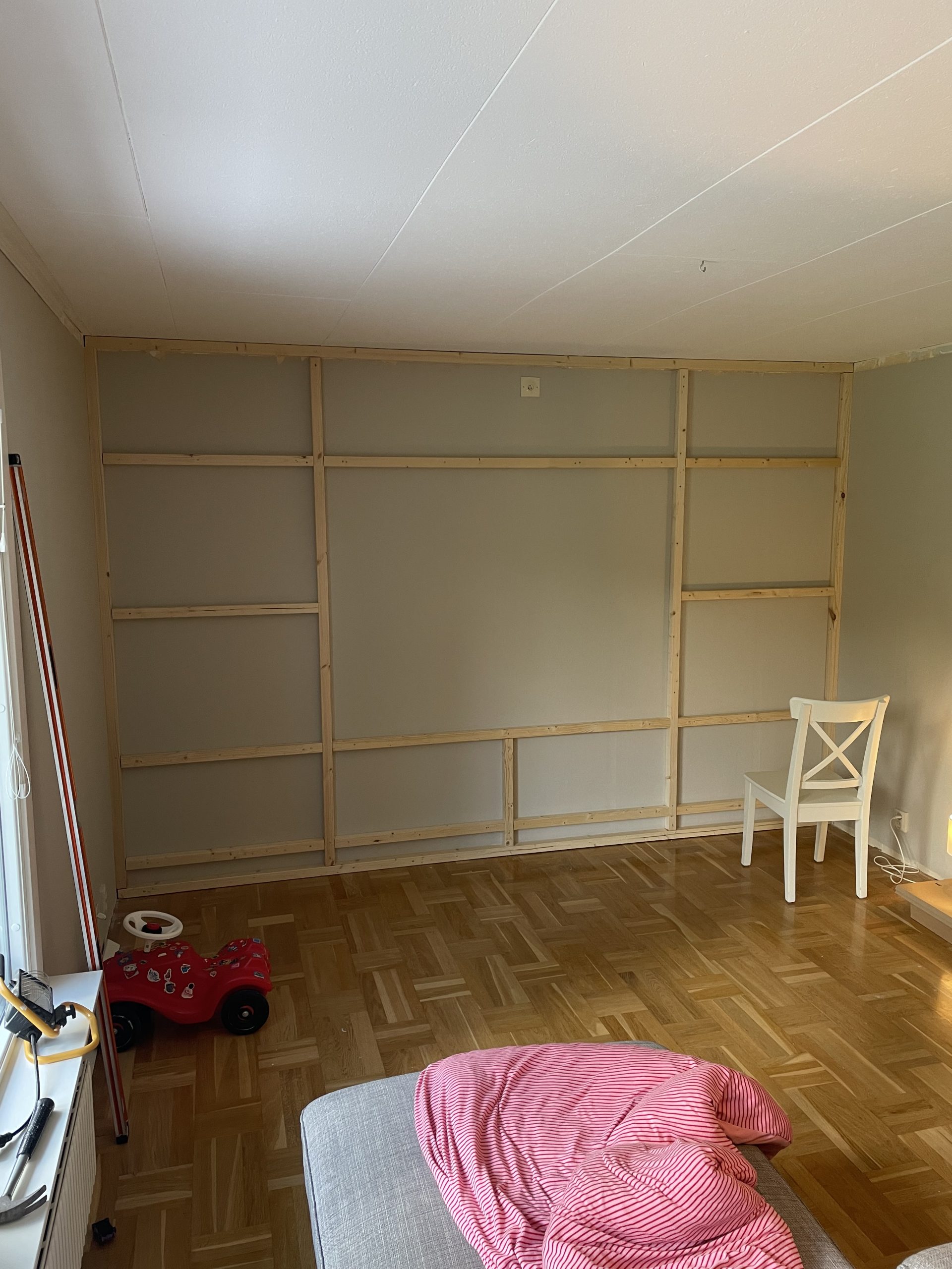 Innebygde hyller med lys