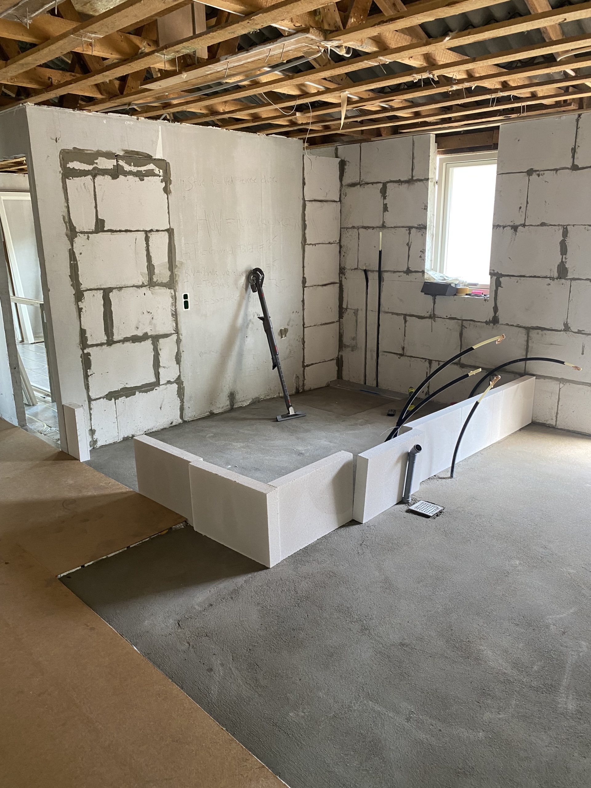 Kylpyhuone akustiikkalevyillä