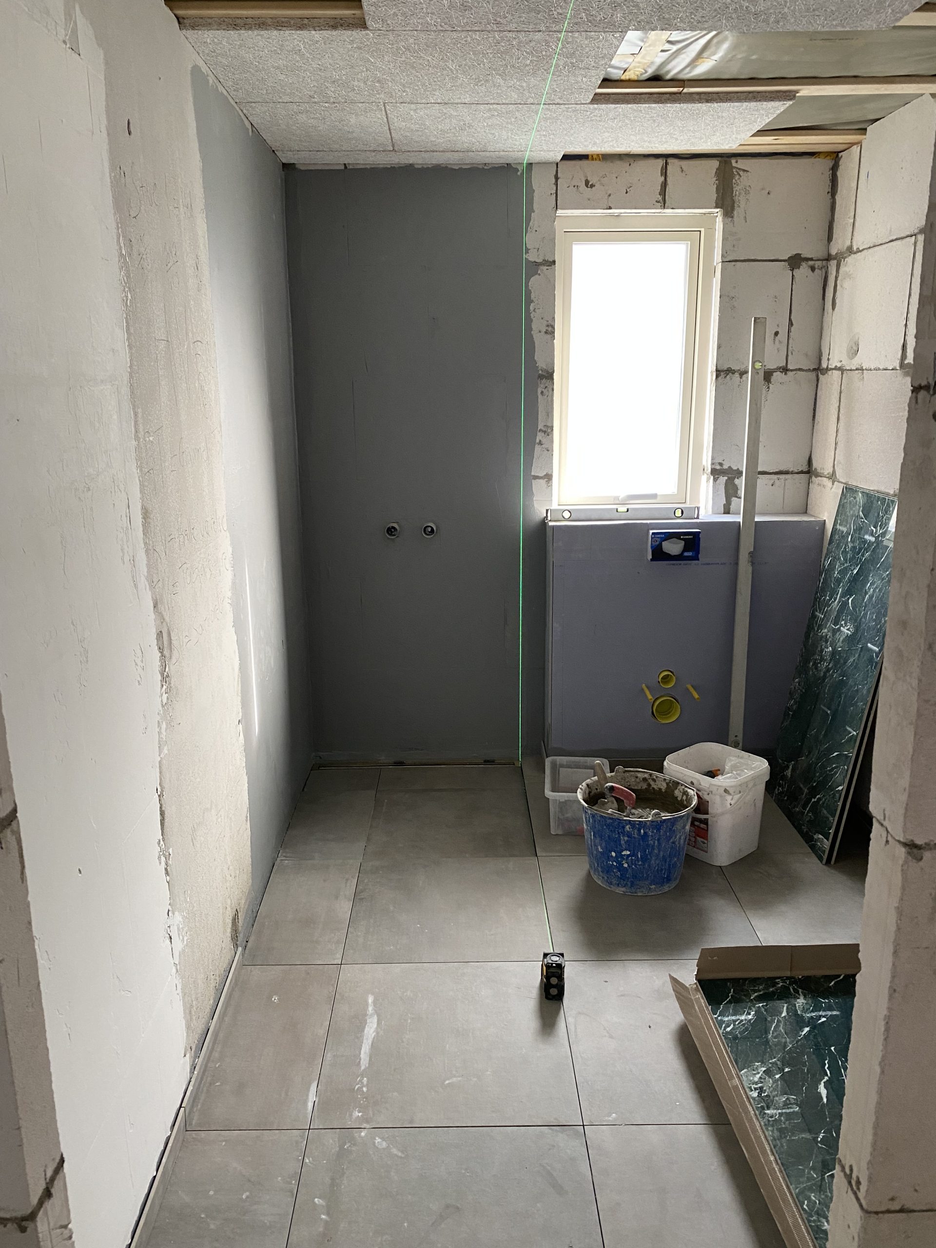 Kylpyhuone akustiikkalevyillä