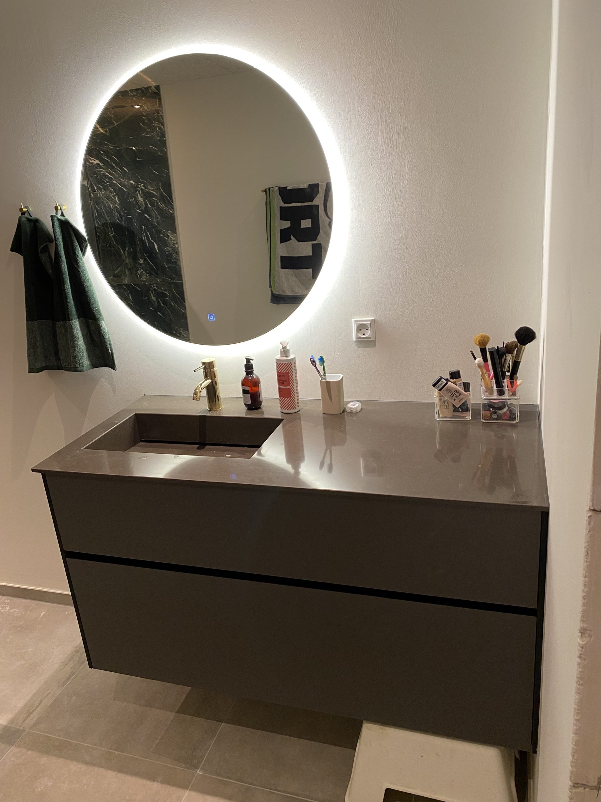 Kylpyhuone akustiikkalevyillä