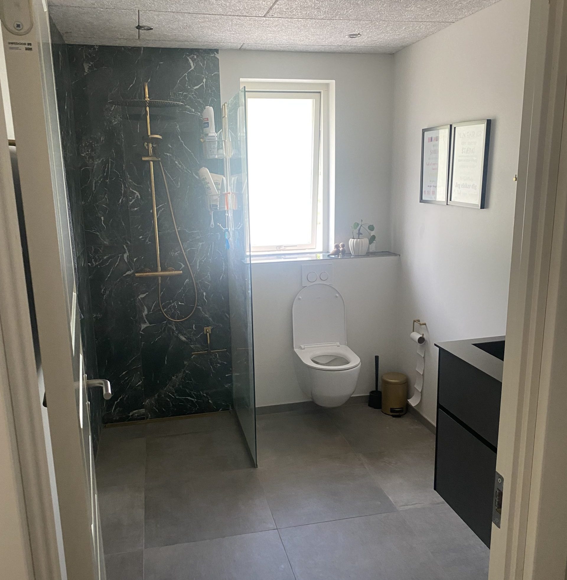 Baderom med Troldtekt-tak