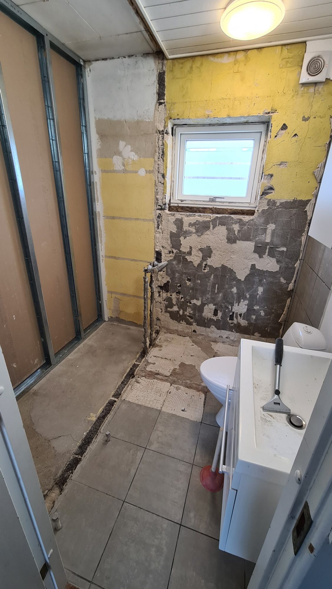 Kylpyhuoneen laajennus