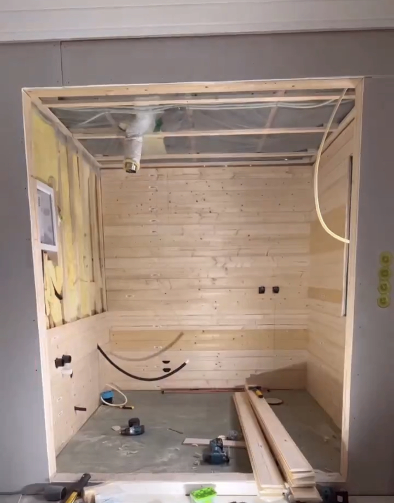 Uusi kylpyhuone mikrosementillä