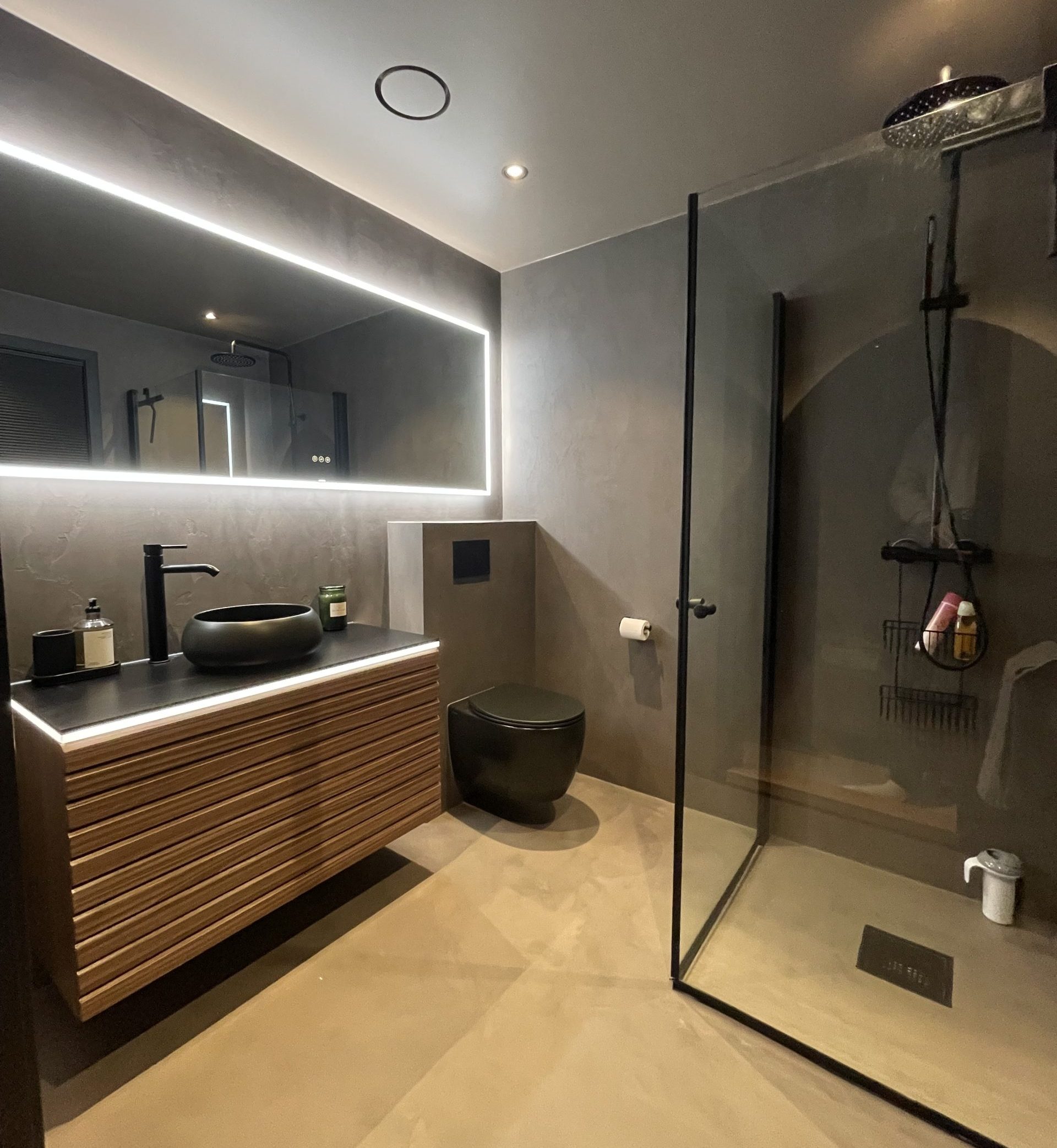 Uusi kylpyhuone mikrosementillä