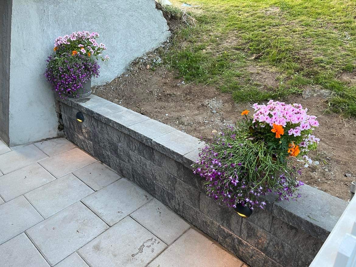 Entréparti med staket