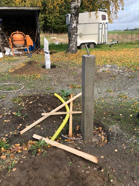 Staket och grind med belysning