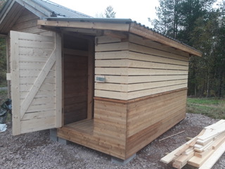 Halkokatos kahdella ovella