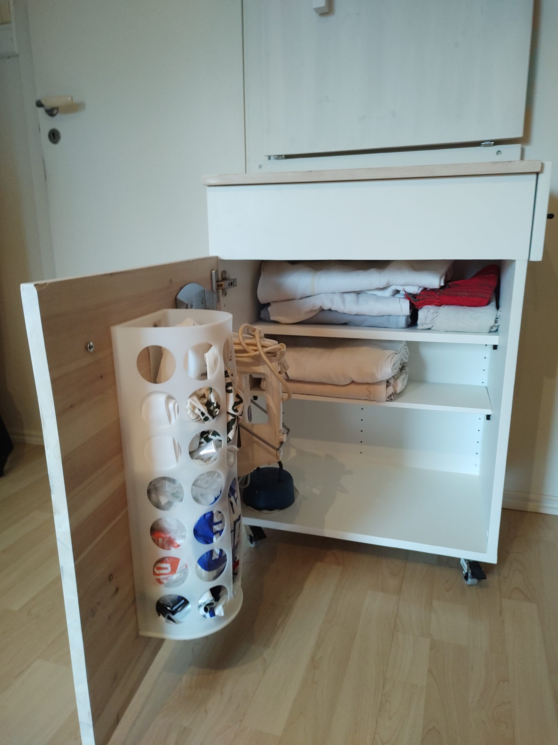 Oppbevaring av strykestasjon