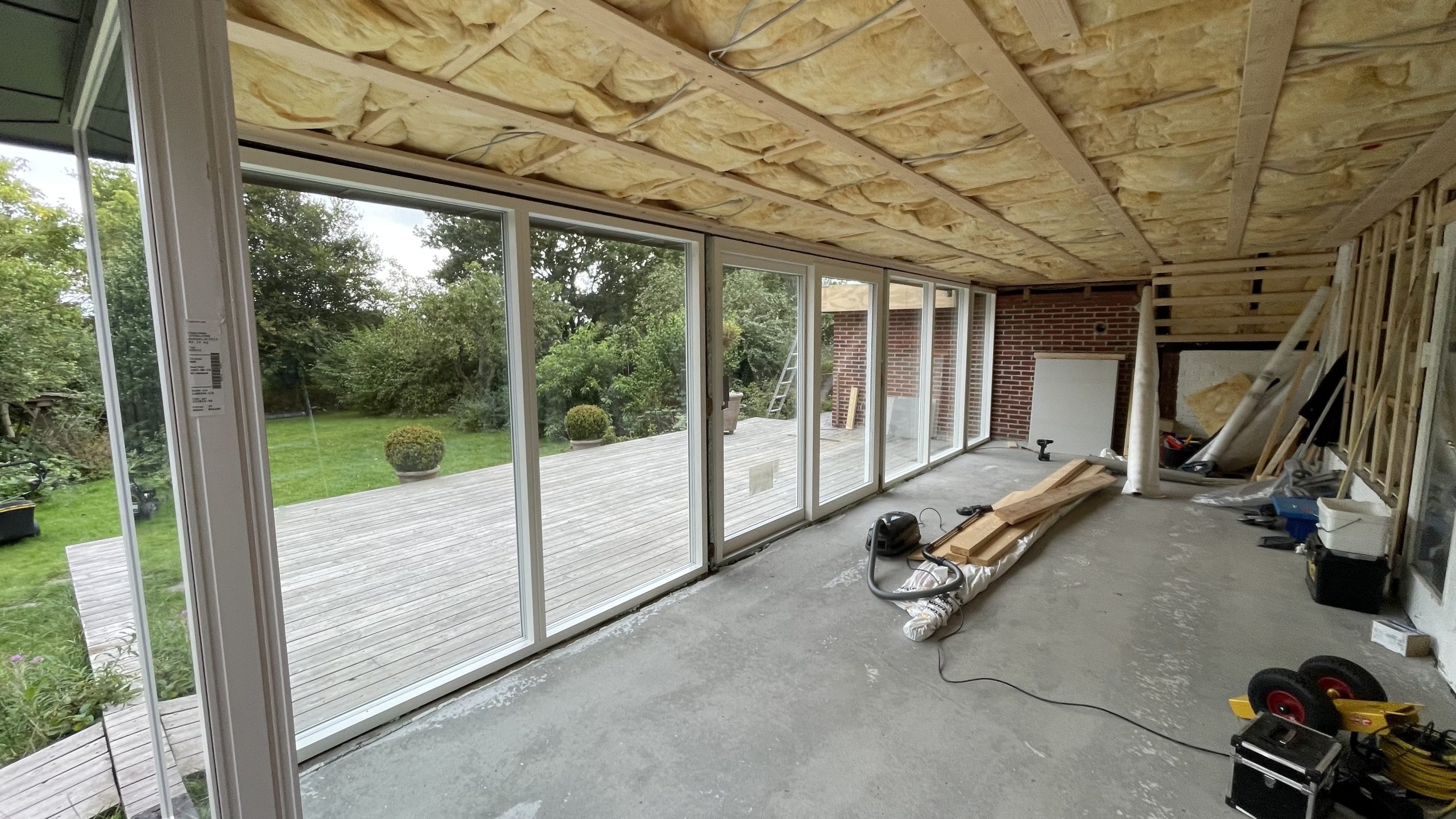 Lattialämmitys lasikuistille