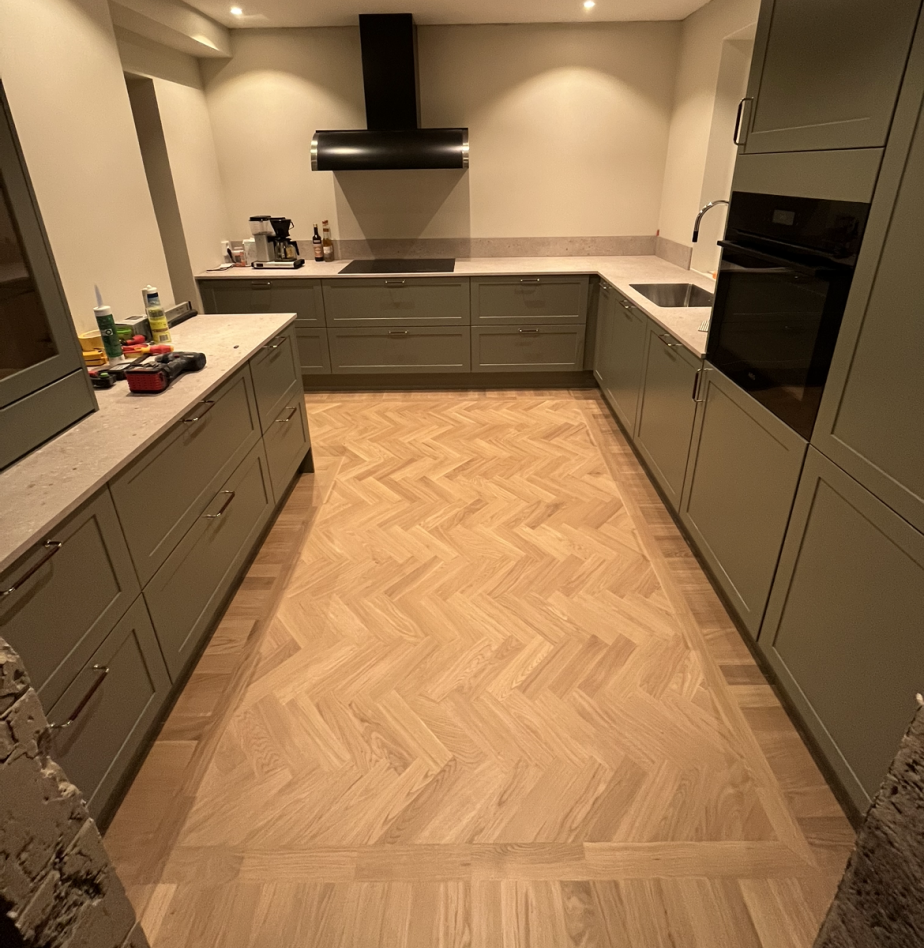 Kehystetty kalanruotolattia