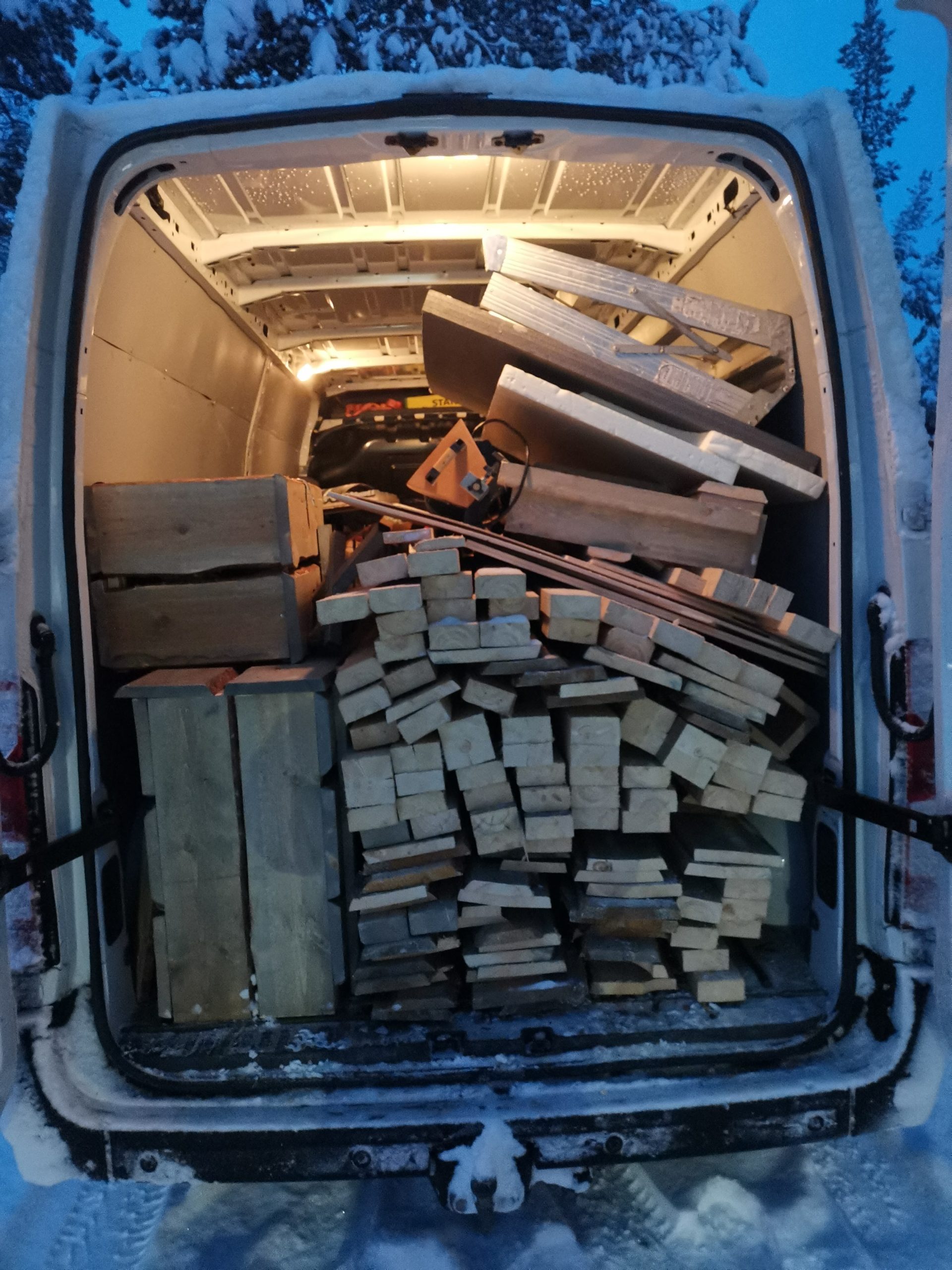 Grillplass av gjenbruksmaterialer