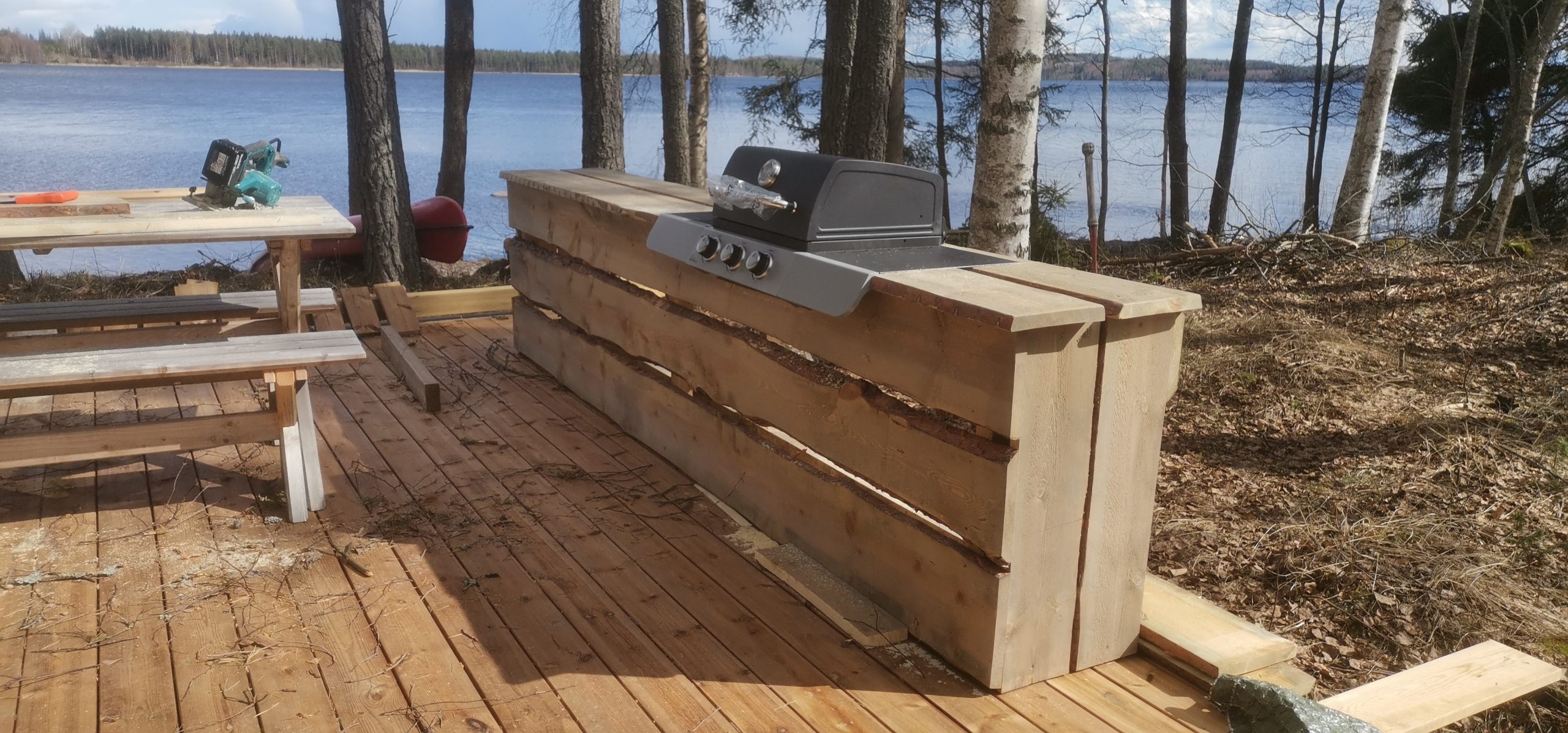 Grillplass av gjenbruksmaterialer