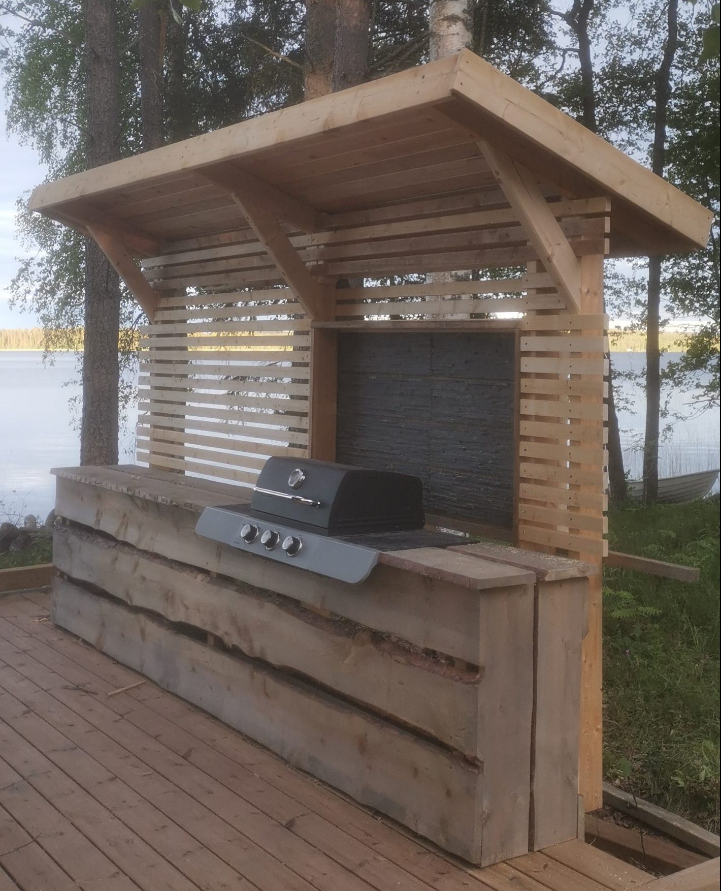 Grillplass av gjenbruksmaterialerr